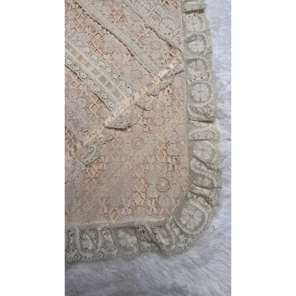 Vintage 1930s–1940s Ivory Lace Boudoir Pillow 21x21 Handmade Cottagecore